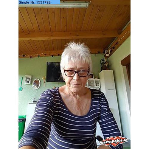 Sie sucht ihn ab 29